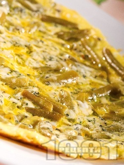 Омлет с яйца, зелен фасул, тиква и синьо сирене на фурна - снимка на рецептата